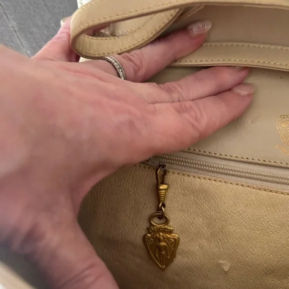 Gucci Elegant Cream Designer Women's Bag - Picture 5 of 6